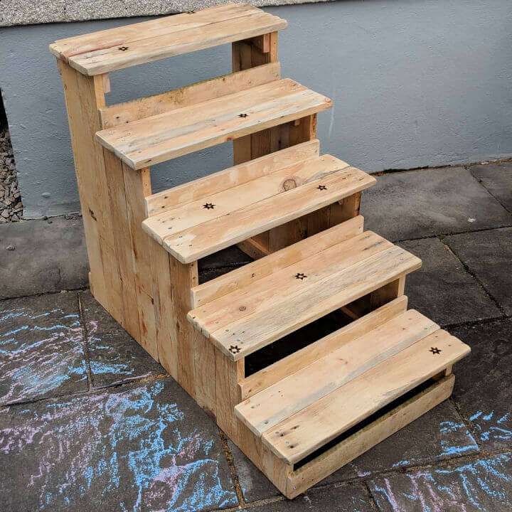 Larger pallet wood staircase