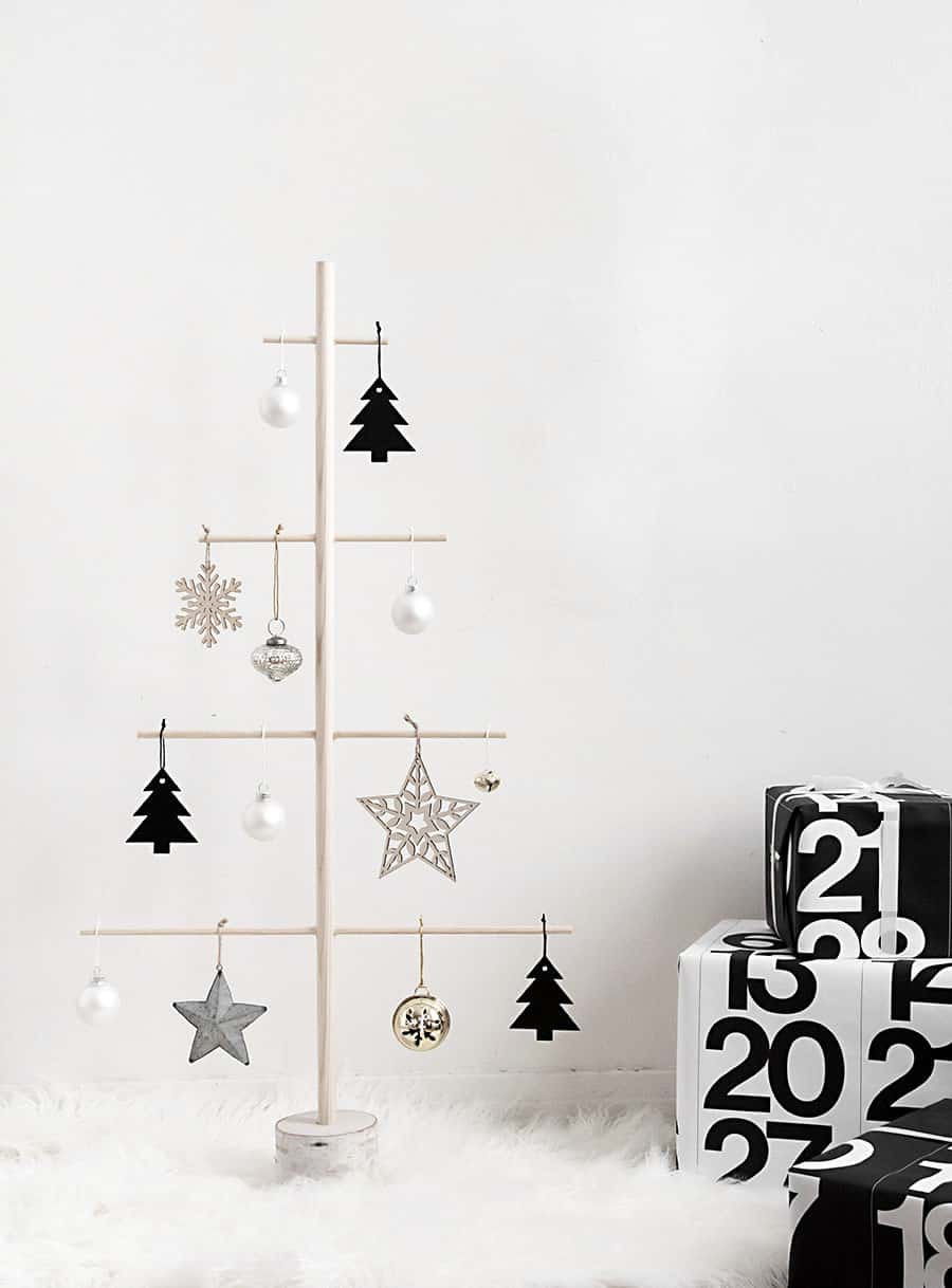 DIY wooden pegs and decoration trees 15 eye-catching homemade alternative Christmas trees