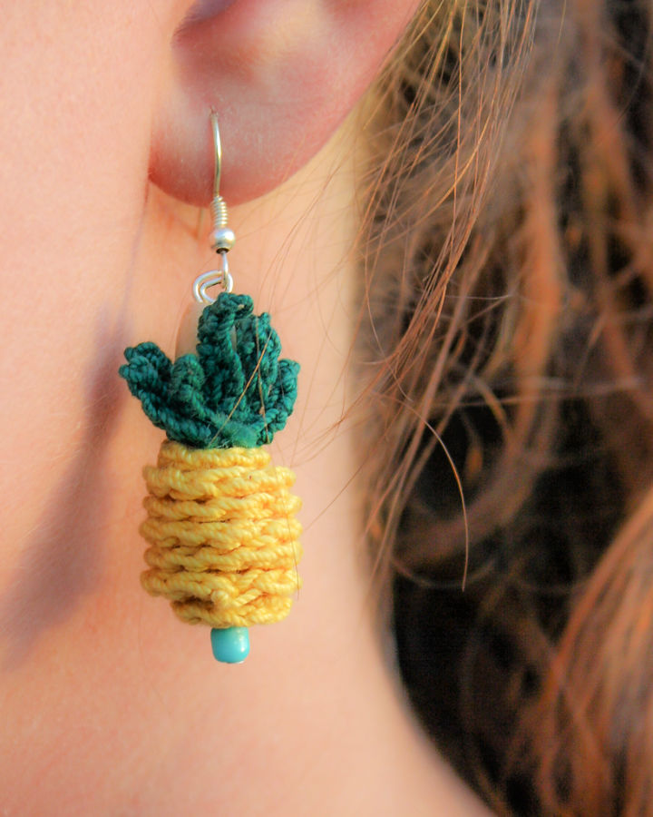 Crochet pineapple pendant