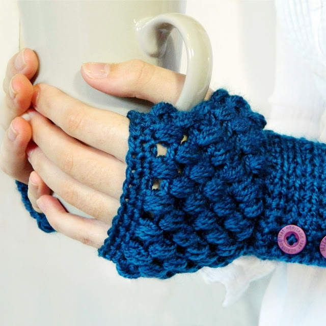 Bubble stitch fingerless gloves crochet pattern