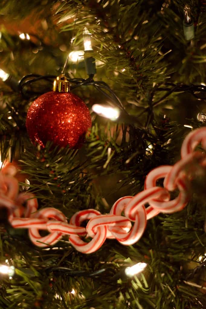 Beautiful Candy Cane Chain Garland 15 Candy Cane Craft Ideas for Creative Peek