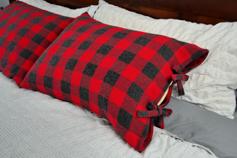 Bed pillow case with tie