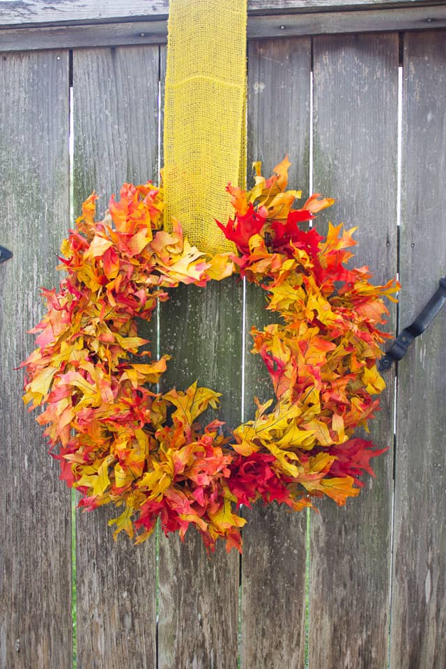Artificial autumn leaf wreath 15 DIY autumn door wreaths