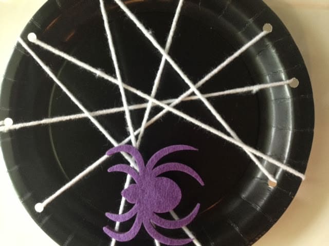 15 Halloween crafts with spider web plates, suitable for toddlers with weird creativity