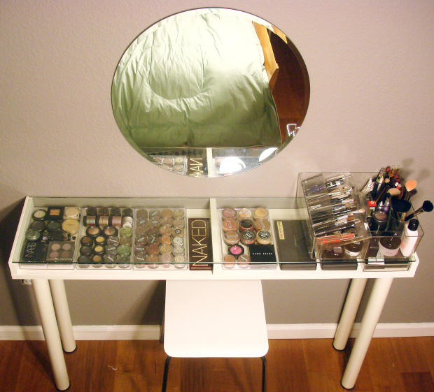 Glass top dressing table