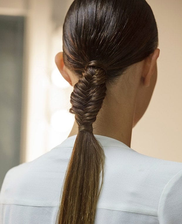 Low and tight fishtail pony