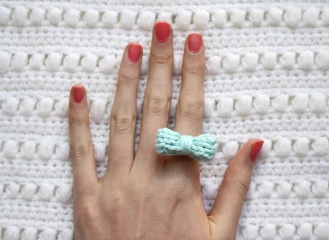 Small knitted bow ring
