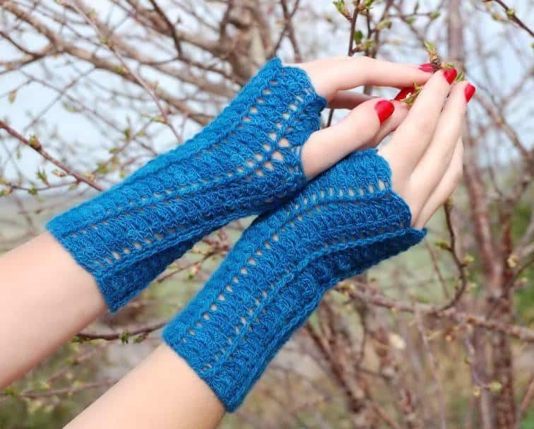Blue fingerless gloves
