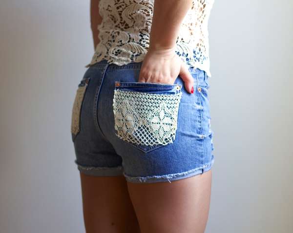 Short pockets with lace trim