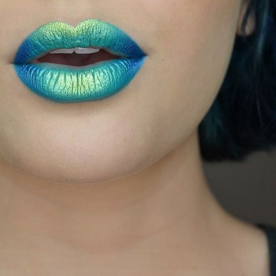 Luminsecent Turquoise Lips