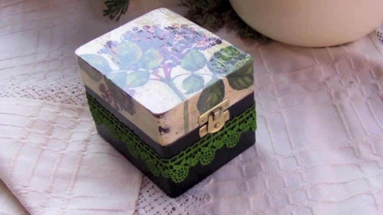 Lace Souvenir Box