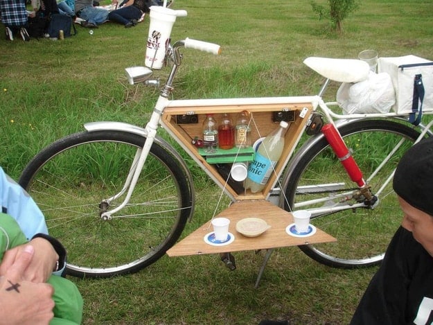biking picnic
