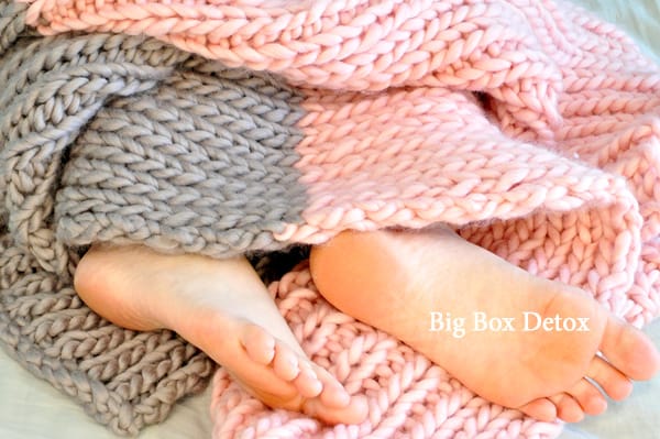 Comfortable, simple knitted blanket