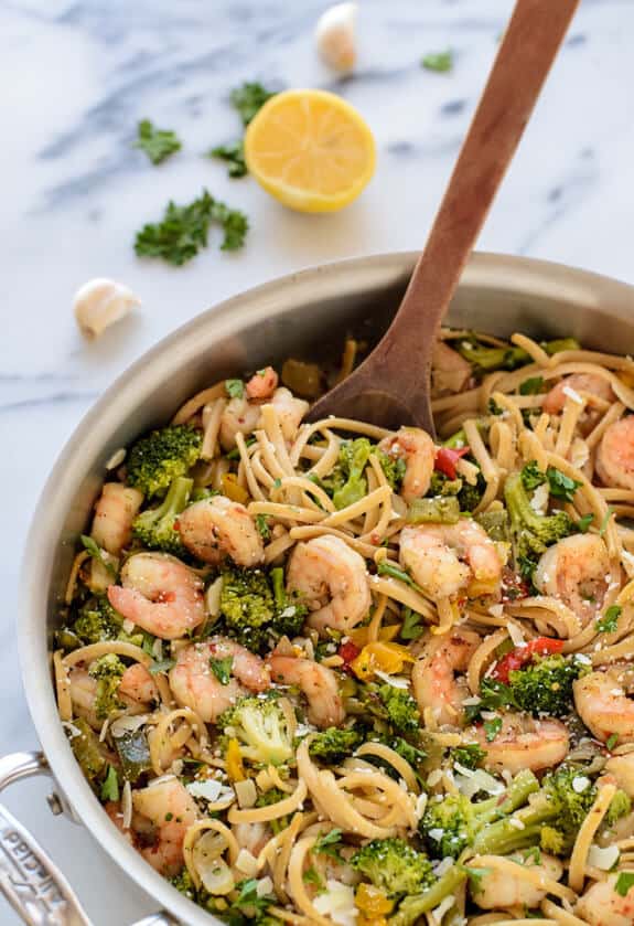Healthy Garlic Shrimp and Broccoli Pasta