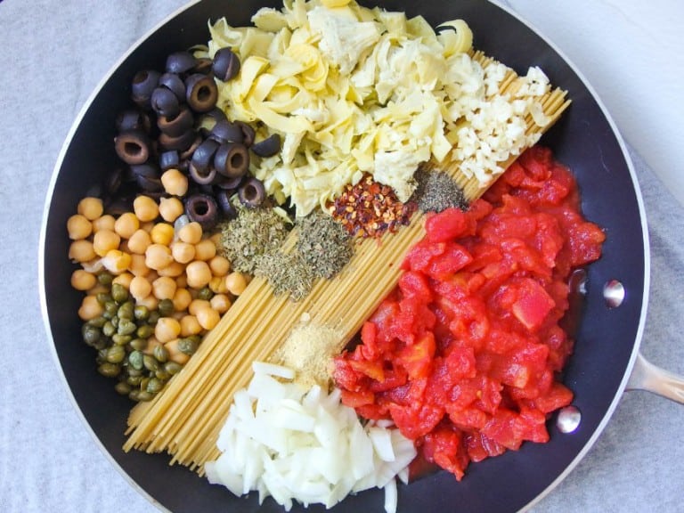 One-pot pasta alla puttanesca with chickpeas and artichokes