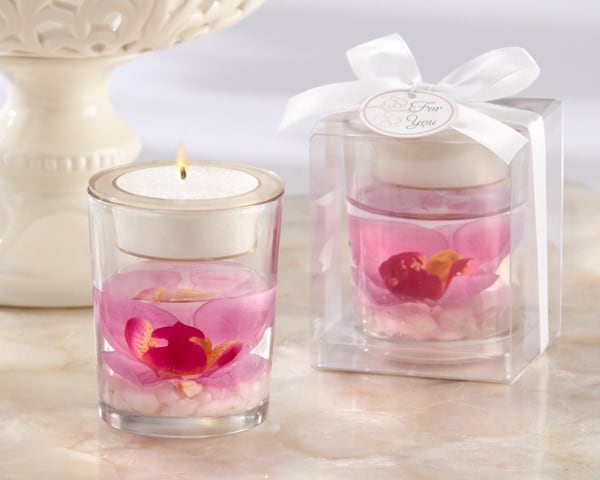 Open blooming gel candle