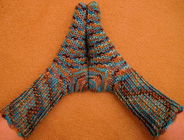 Vee Socks - Crochet Pattern