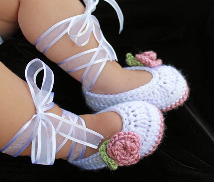 Crochet Baby Ballet Shoes - wonderfuldiy