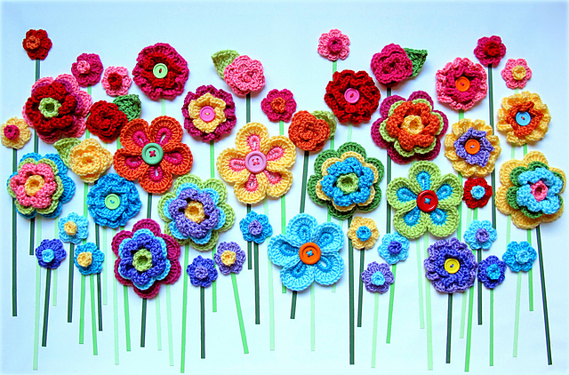 Button Flower Fantasy Crochet Wonderful DIY1 Fabulous Crochet Button Flowers are bright, beautiful and easy to make