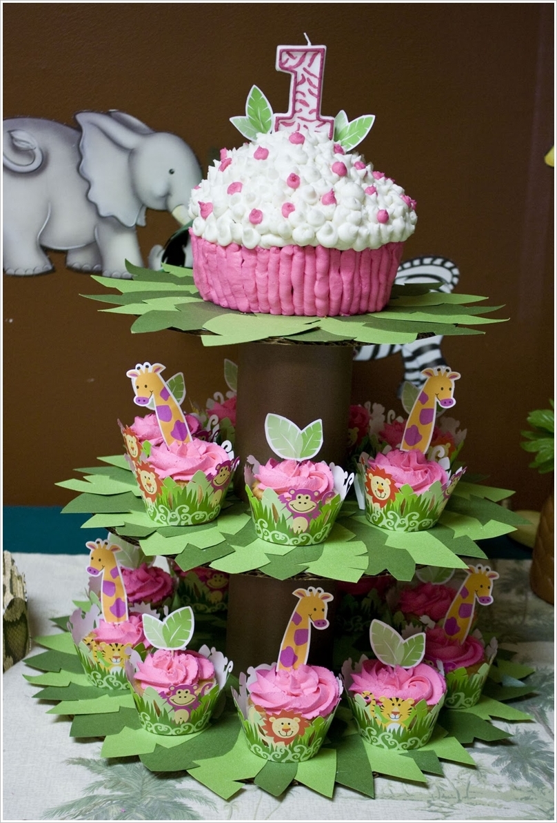 Couture-Cupcake-Stand-3