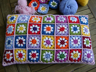 Pillow Wonderful DIY Crochet Daisy Flower Square with Free Pattern