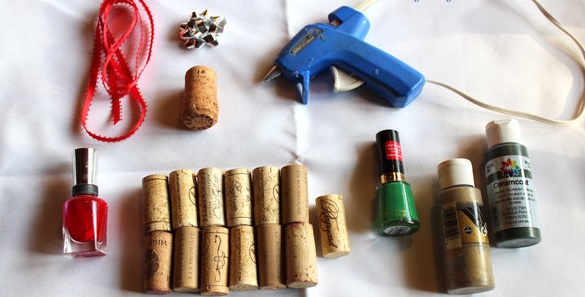 Fabulous DIY Christmas Tree Ornaments from Wine Corks1 Fabulous DIY Christmas Tree Ornaments using Wine Corks