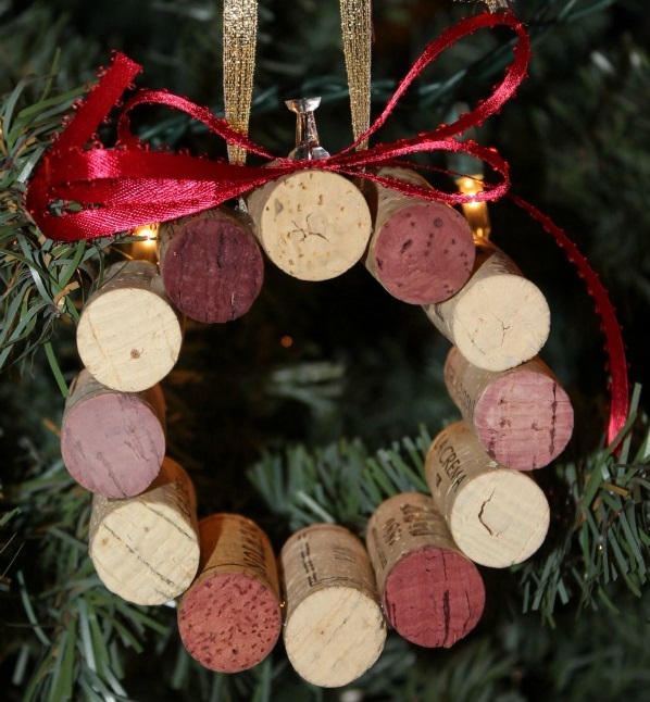 wine cork garland decoration