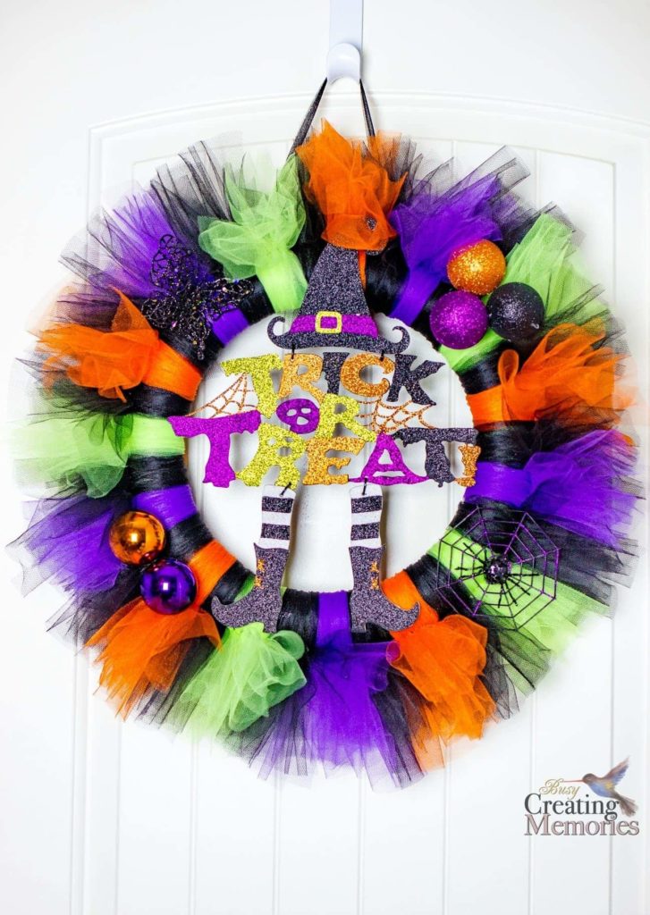 DIY Halloween Wreaths for the Spookiest Time of the Year