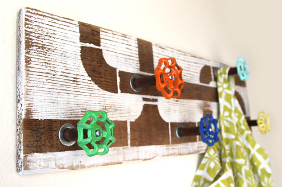 Reclaimed Wood and Faucet Hooks