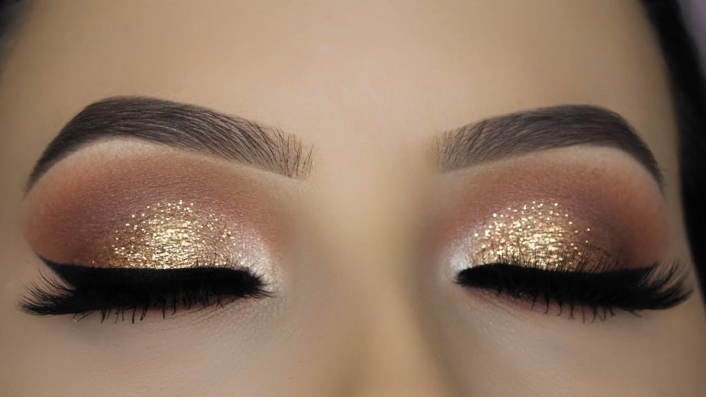 The shining magic of DIY shining eye makeup