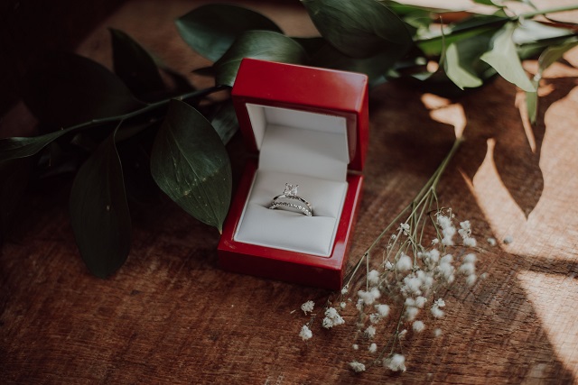 7 Tips for Getting Engagement Ring Insurance