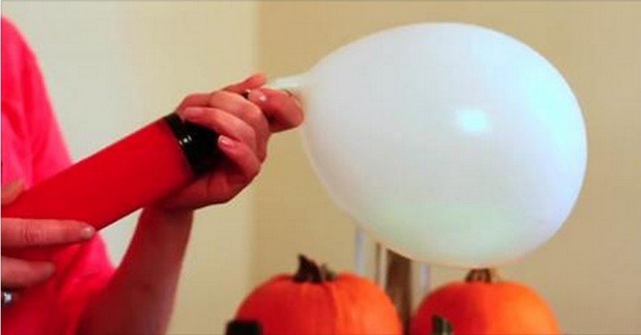 DIY Glow in the Dark Boo Balloon Halloween Decoration