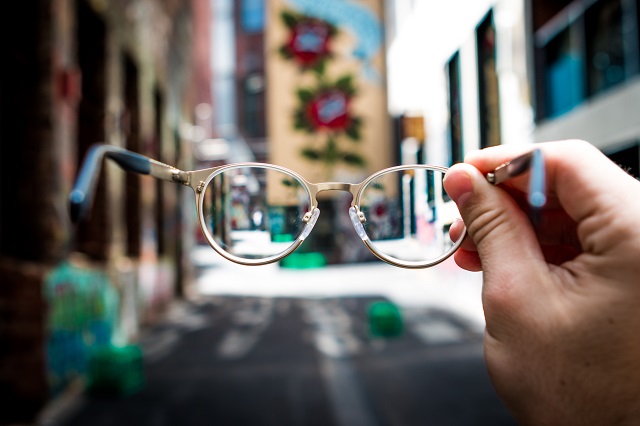 Essential Tips For Choosing Prescription Glasses Online: What You Need To Know