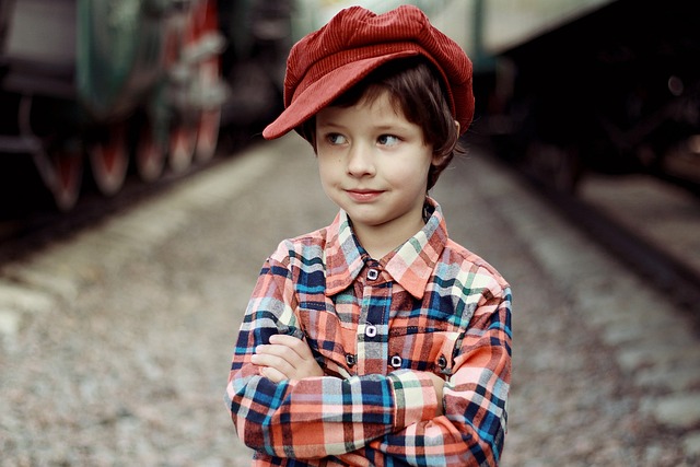 How to choose comfortable and chic clothing for little boys