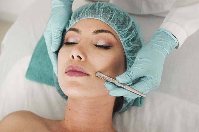 The Ultimate Guide to Do-It-Yourself Galvanic Facials