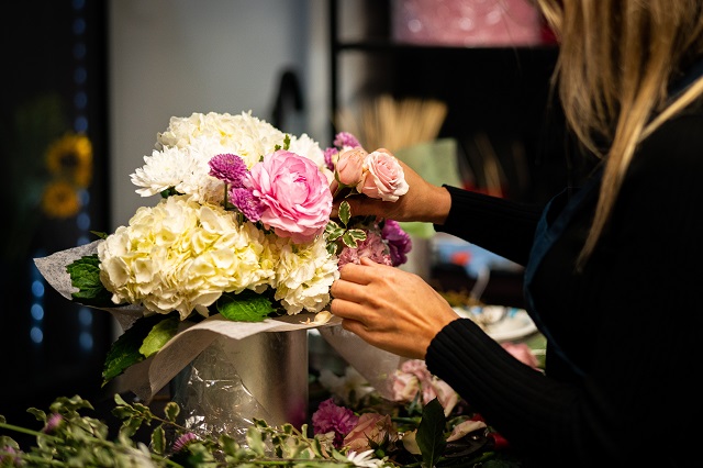Your Guide to Choosing the Best Florist Supplies
