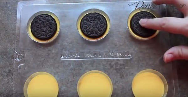 DIY Chocolate Minion Oreo Dessert Recipe