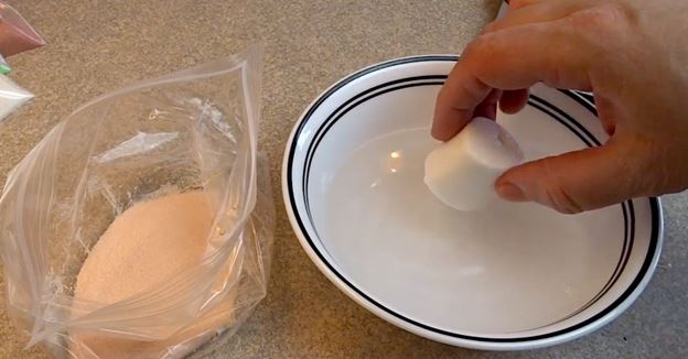How to Make Rainbow Marshmallow Squisharoos