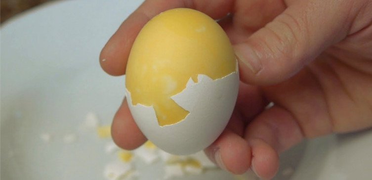 How to Scramble Eggs Inside the Shell